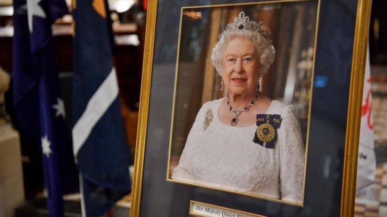 Βασίλισσα Ελισάβετ: Σε λαϊκό προσκύνημα η σορός της
