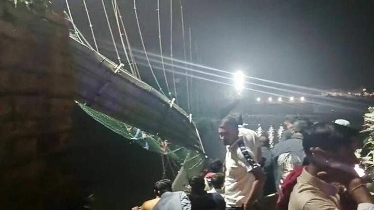 Τραγωδία στην Ινδία: Στους 68 οι νεκροί από την κατάρρευση κρεμαστής γέφυρας