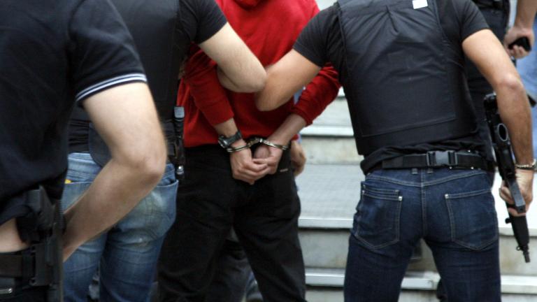 Στη φυλακή ο 35χρονος Ελληνογερμανός που παρίστανε τον αστυνομικό και στην κατοχή του βρέθηκε υλικό παιδικής πορνογραφίας