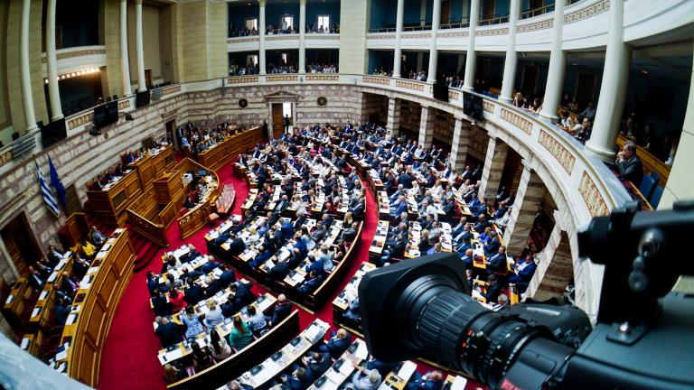 Υπερψηφίστηκε με ευρεία πλειοψηφία το νομοσχέδιο για την ψήφο των Ελλήνων του εξωτερικού