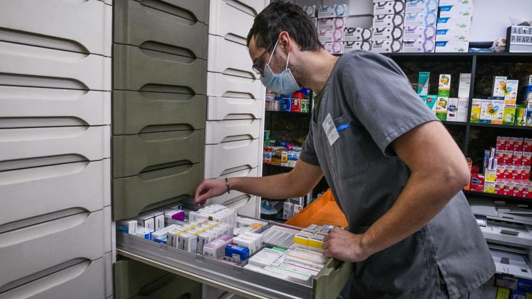 Φαρμακοποιοί για τις ελλείψεις σκευασμάτων: Τον Αύγουστο δεν έχει ιώσεις αλλά κλειστές φαρμακευτικές εταιρείες