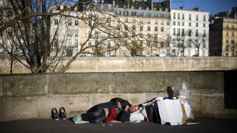 paris homeless astegos