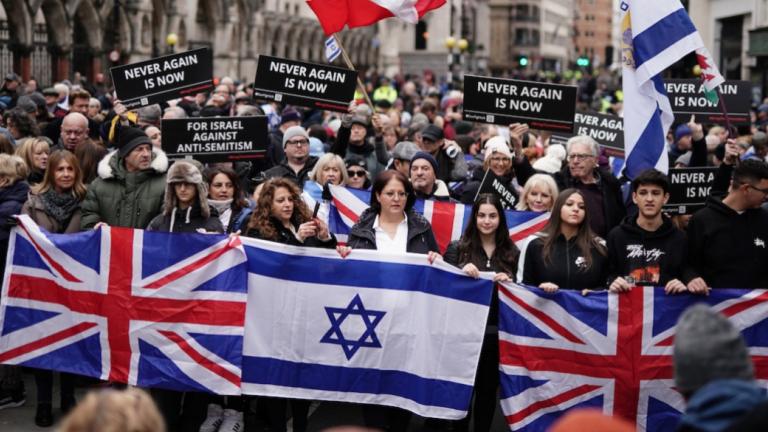 Λονδίνο: «Μηδενική ανοχή στον αντισημιτισμό» διατράνωσαν χιλιάδες διαδηλωτές