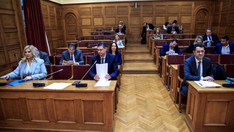Βουλή: Στην αρμόδια επιτροπή το ν/σ για τα ιδιωτικά πανεπιστήμια — Διαξιφισμοί κυβέρνησης και αντιπολίτευσης για την συνταγματικότητα