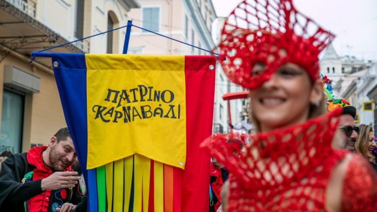 Πατρινό Καρναβάλι 2024: Ρεκόρ με πάνω από 60.000 καρναβαλιστές