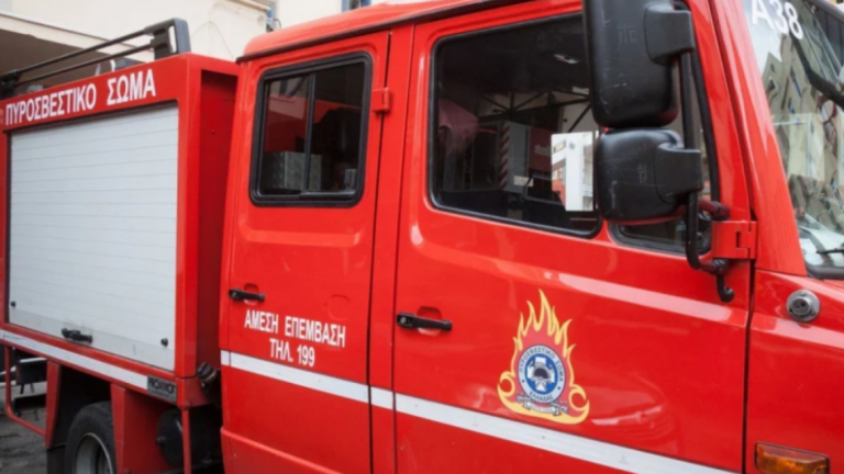 Θεσσαλονίκη: Απεγκλωβισμός οκτώ ατόμων μετά από φωτιά σε ισόγειο διαμέρισμα	