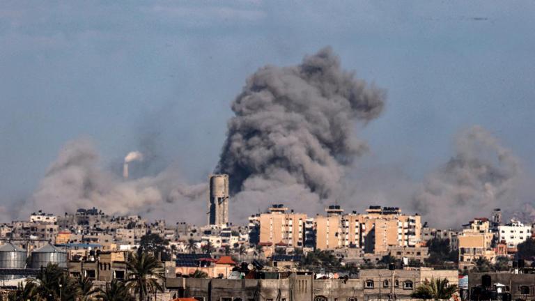 Η Χαμάς λέει πως εξετάζει με «θετικό πνεύμα» την πρόταση για την κατάπαυση του πυρός με το Ισραήλ στη Λωρίδα της Γάζας	