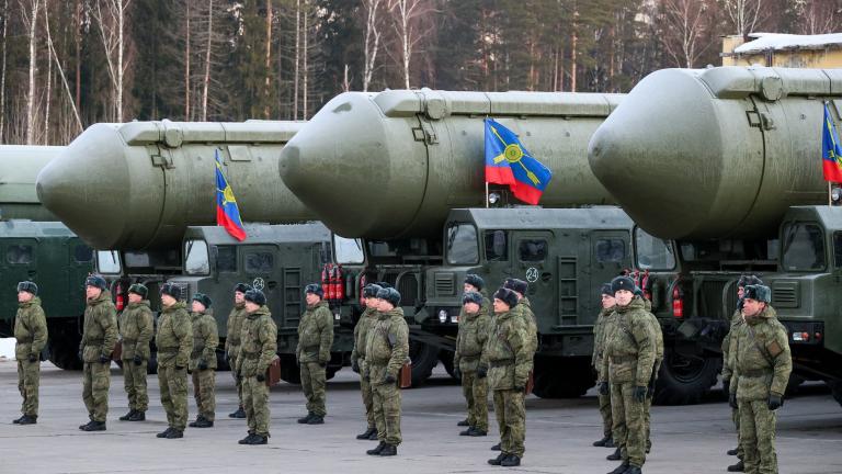 Η Ρωσία ελπίζει ότι τα γυμνάσια με τακτικά πυρηνικά όπλα θα ηρεμήσουν τους "θερμοκέφαλους" στη Δύση 