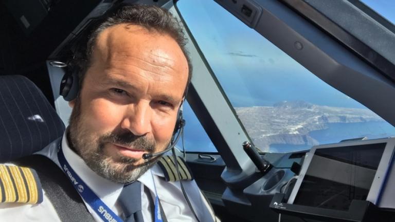 Κώστας Μακεδόνας: Ένας τραγουδιστής στον αέρα! Στο Athens Flying Week