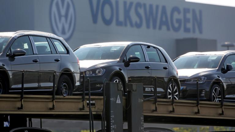 Κομισιόν: Να επισκευαστούν άμεσα τα οχήματα που εμπλέκονται στο σκάνδαλο Volkswagen