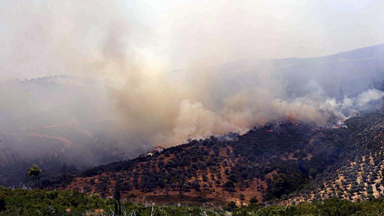 Μεγάλη πυρκαγιά στην Λέρο - Απειλούνται σπίτια και στρατόπεδο (ΦΩΤΟ&ΒΙΝΤΕΟ)