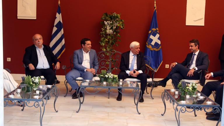 Παυλόπουλος: «Οφείλουμε όλοι να αγωνιστούμε υπερασπιζόμενοι το ιδεώδες της Δημοκρατίας»