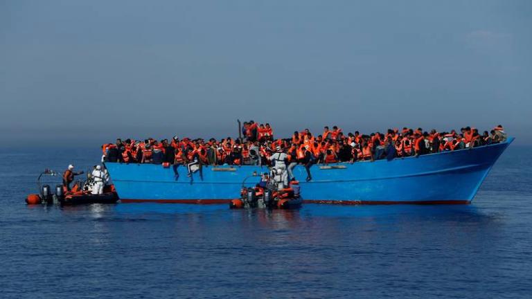 Οι διακινητές ανθρώπων βγάζουν 35 δισ. δολάρια τον χρόνο εκμεταλλευόμενοι το προσφυγικό