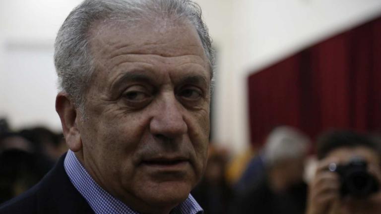 Αβραμόπουλος: “Να χτισθούν φράκτες για να ανακοπούν ξενοφοβικοί και εθνικιστές”