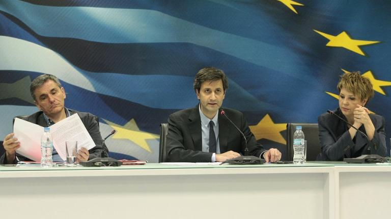 Χουλιαράκης: "Δεν θα καταργηθεί ο ΦΠΑ στα νησιά"