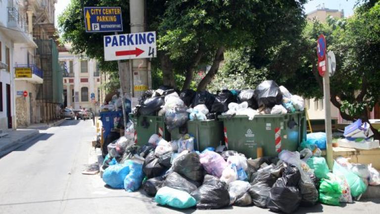 Ηράκλειο: Βγαίνουν τα απορριμματοφόρα για να συνεχισθεί η αποκομιδή των σκουπιδιών