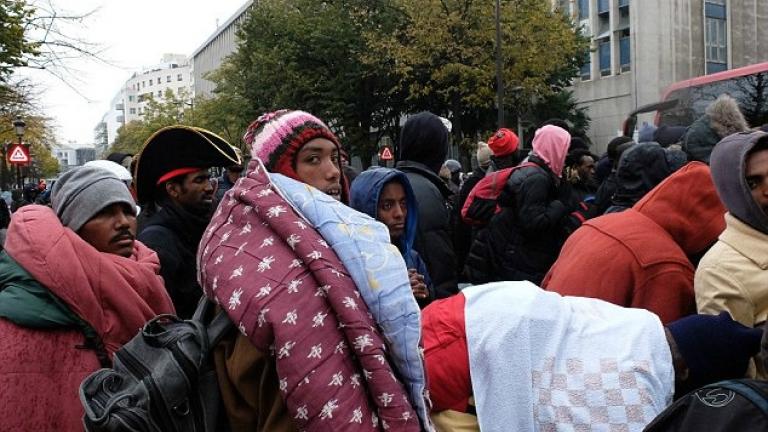 Γαλλία: Η αστυνομία κλέβει κουβέρτες προσφύγων για να τους αναγκάσει να φύγουν