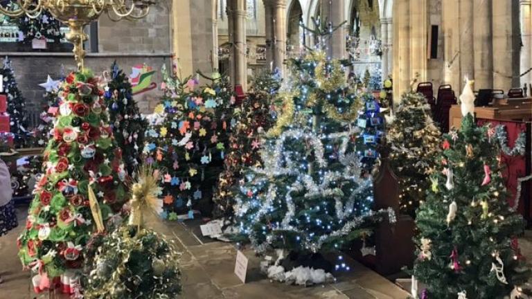 Χριστούγεννα 2016: Φεστιβάλ χριστουγεννιάτικων δέντρων με 1300 συμμετοχές