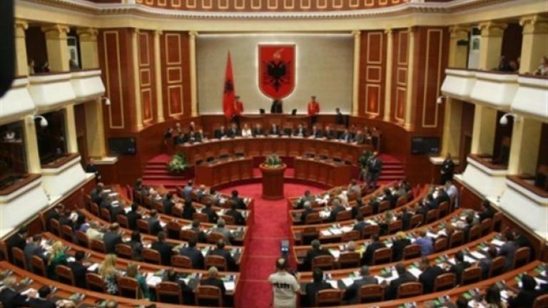 Μπουρλότο από τον Αλβανό ΥΠΕΞ: Εθνικό θέμα το Τσαμικό- Κανείς δεν μπορεί να πατήσει πάνω στο αίμα των Τσάμηδων