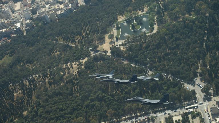 Συγκλονιστικά video από τα πολεμικά αεροσκάφη που τρόμαξαν την Αθήνα