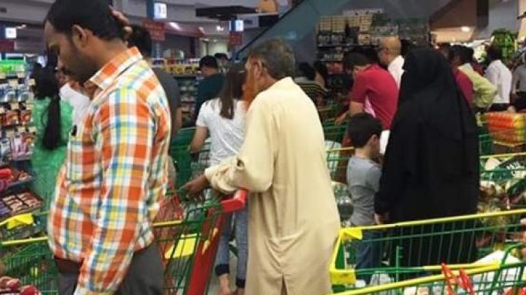 Κρίση στο Κατάρ: Σε κατάσταση πανικού οι κάτοικοι αδειάζουν τα ράφια στα σούπερ μάρκετ 