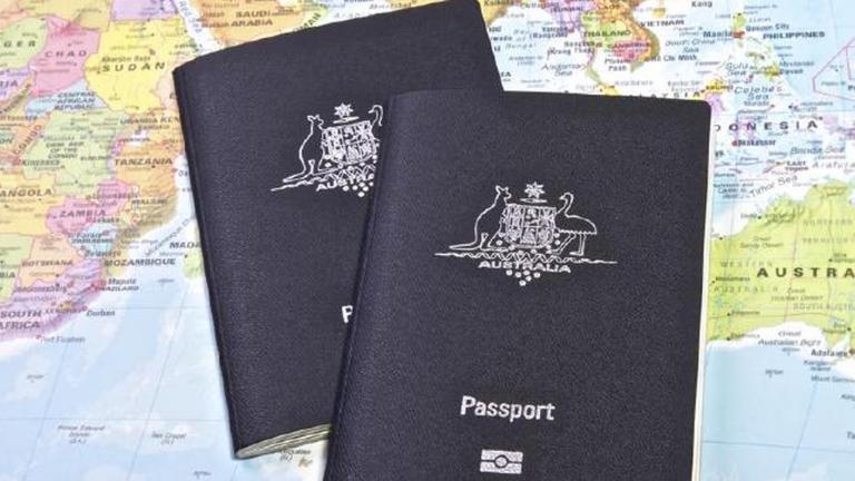 Η Αυστραλία παίρνει τα διαβατήρια των παιδεραστών