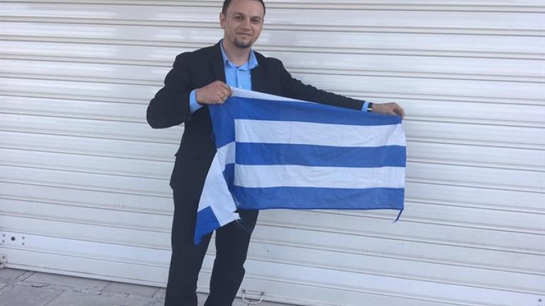 Συνελήφθη ο Αλβανός που έκαιγε ελληνικές σημαίες
