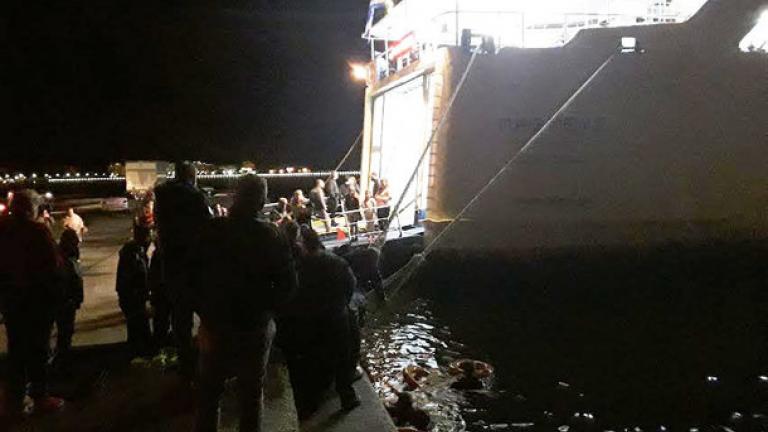 Βόλος: Αυτοκίνητο έπεσε στη θάλασσα - Οδηγός και συνοδηγός σώθηκαν από θαύμα