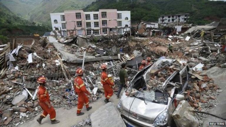 Φονικός ήταν ο ισχυρός σεισμός μεγέθους 6,5 βαθμών που έπληξε την απομακρυσμένη, ορεινή επαρχία Σετσουάν στην Κίνα (ΦΩΤΟ-ΒΙΝΤΕΟ)