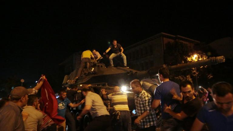 Πραξικόπημα στην Τουρκία: Παραδόθηκε ο αρχηγός των πραξικοπηματιών αναφέρει το Reuters