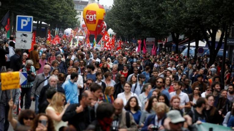 Χιλιάδες στους δρόμους της Γαλλίας κατά του εργασιακού νομοσχεδίου