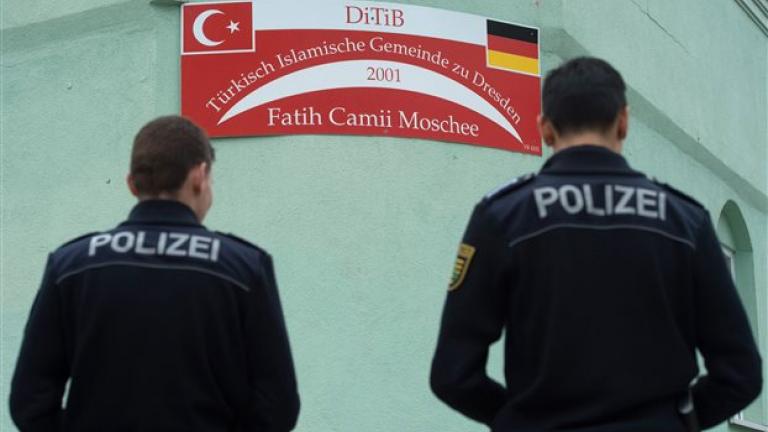 Γερμανία: Βόμβες σε τζαμί και σε συνεδριακό κέντρο στη Δρέσδη!