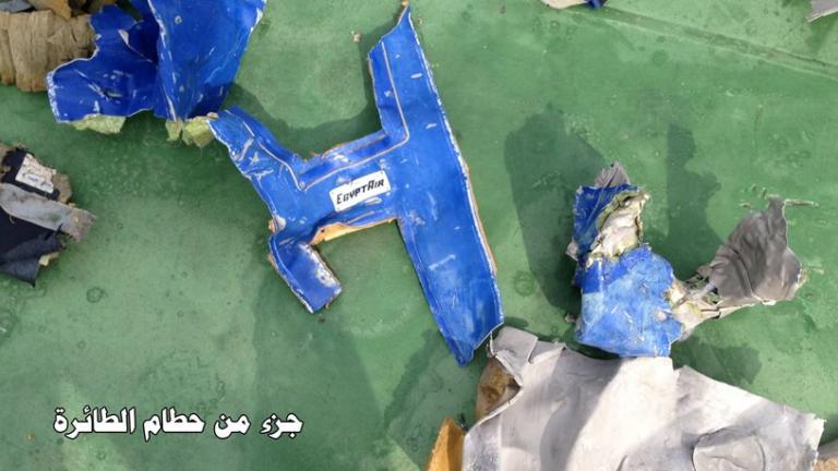 Βρέθηκε το μαύρο κουτί του αεροσκάφους της EgyptAir - Δείτε φωτογραφίες από τα συντρίμια της τραγικής πτήσης