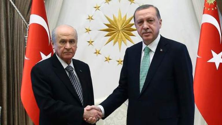 Τα πήρε πίσω ο Ερντογάν περί ομοσπονδιακού κράτους για να συγκρατήσει την συμμαχία του "ναι"