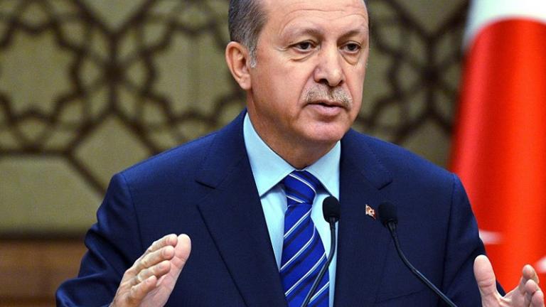 Μήνυμα Ερντογάν στις ΗΠΑ: "Θα συνεχίσουμε να χτυπάμε ISIS και Κούρδους στη Συρία"