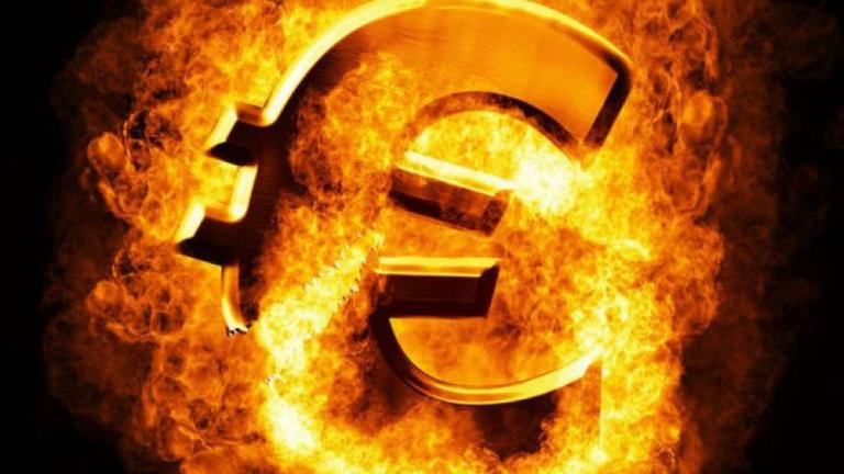 Bloomberg: Τα τρία σενάρια για τη διάλυση του ευρώ!
