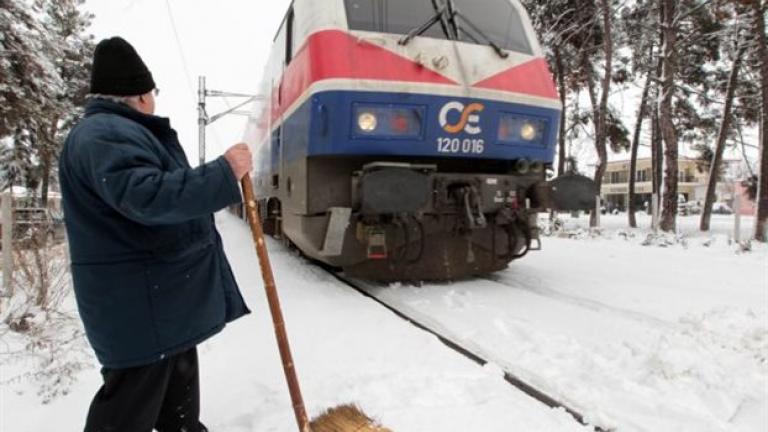 Αναστέλλονται δρομολόγια τρένων στο σιδηροδρομικό άξονα Αθήνα-Θεσσαλονίκη λόγω της σφοδρής κακοκαιρίας