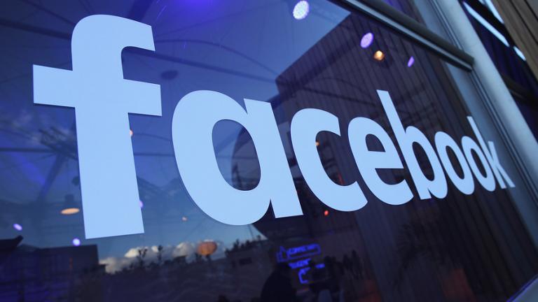 Το Facebook βάζει μπλόκο στους τρομοκράτες