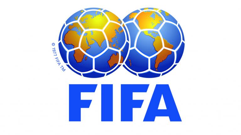 Η FIFA, σε μια κίνηση μοναδική στα χρονικά, αδειάζει την ΕΠΟ για τη διαιτησία