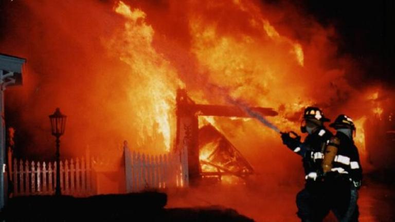 Φωτιά έκαψε ολοσχερώς μονοκατοικία στη Θέρμη