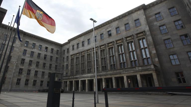 Το Βερολίνο απορρίπτει κάθετα τα ευρωομόλογα