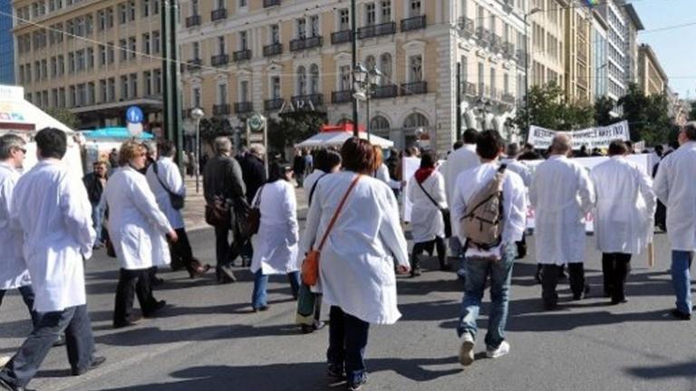 Απεργούν γιατροί και εργολαβικοί εργαζόμενοι - Με προσωπικό ασφαλείας τα νοσοκομεία
