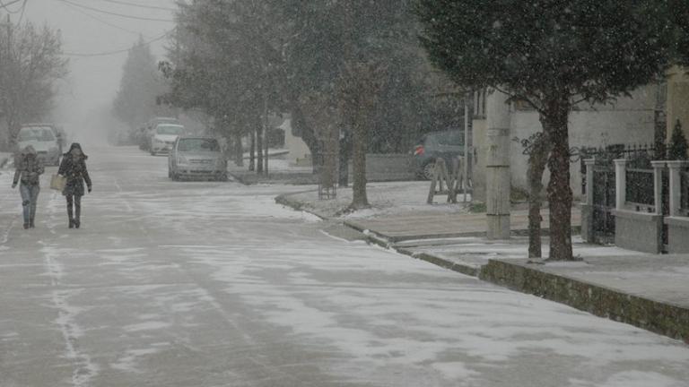 Χαμηλές θερμοκρασίες, χιονοπτώσεις και κλειστά σχολεία στον Έβρο