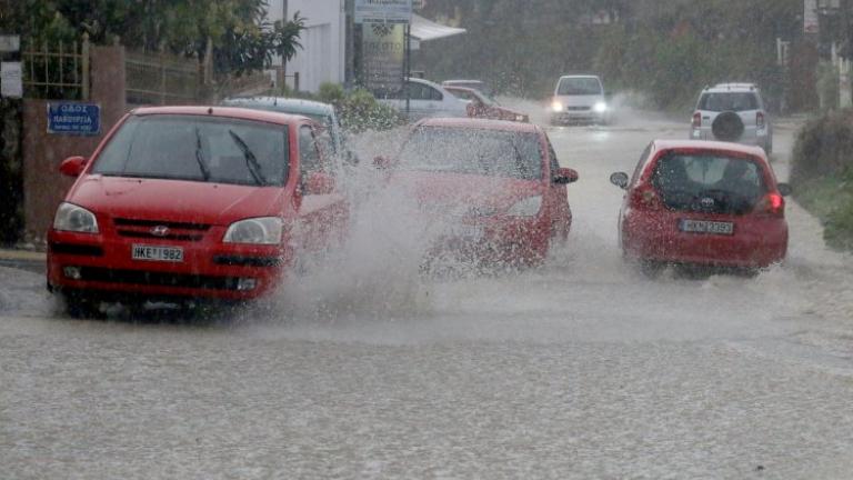 Κακοκαιρία - Ηράκλειο: Προβλήματα από τις καταρρακτώδεις βροχές