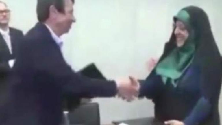 Ιράν: Την παραίτηση της αντιπροέδρου ζητούν για μια χειραψία με Γερμανίδα υπουργό που την πέρασαν για άντρα