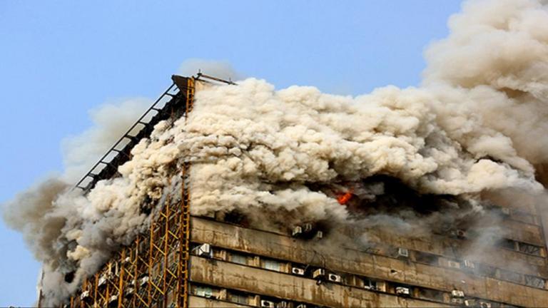 Τουλάχιστον 38 τραυματίες από την κατάρρευση πολυώροφου κτιρίου που τυλίχθηκε στις φλόγες στην Τεχεράνη