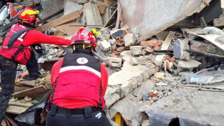 Θαύμα στον Ισημερινό-72χρονος διασώθηκε 13 ημέρες μετά τον φονικό σεισμό! 