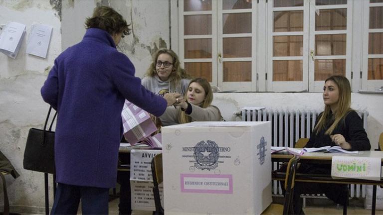 Αποτελέσματα ιταλικού δημοψηφίσματος: 40,89% το «Ναι», 59,12 το «Οχι»