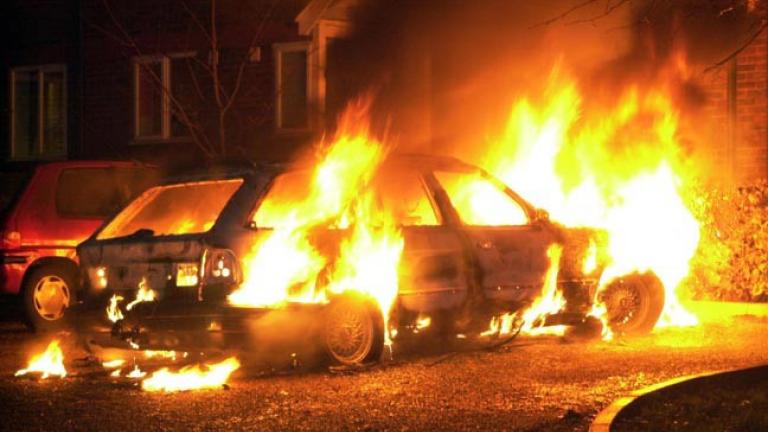 Θεσσαλονίκη: Εμπρησμός οχημάτων στην Αποκεντρωμένη Διοίκηση Μακεδονίας – Θράκης