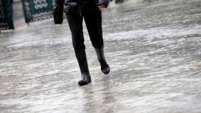 ΚΑΙΡΟΣ: Νεφώσεις με βροχές και καταιγίδες κατά τόπους ισχυρές